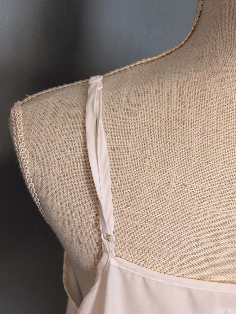 Time&Tru White Minimalist Ruched Flowy High-low Hem Tank Top Summer Resortwear - Picture 5 of 10